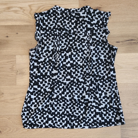 Abstract Ruffle Blouse - Picture 2 of 3